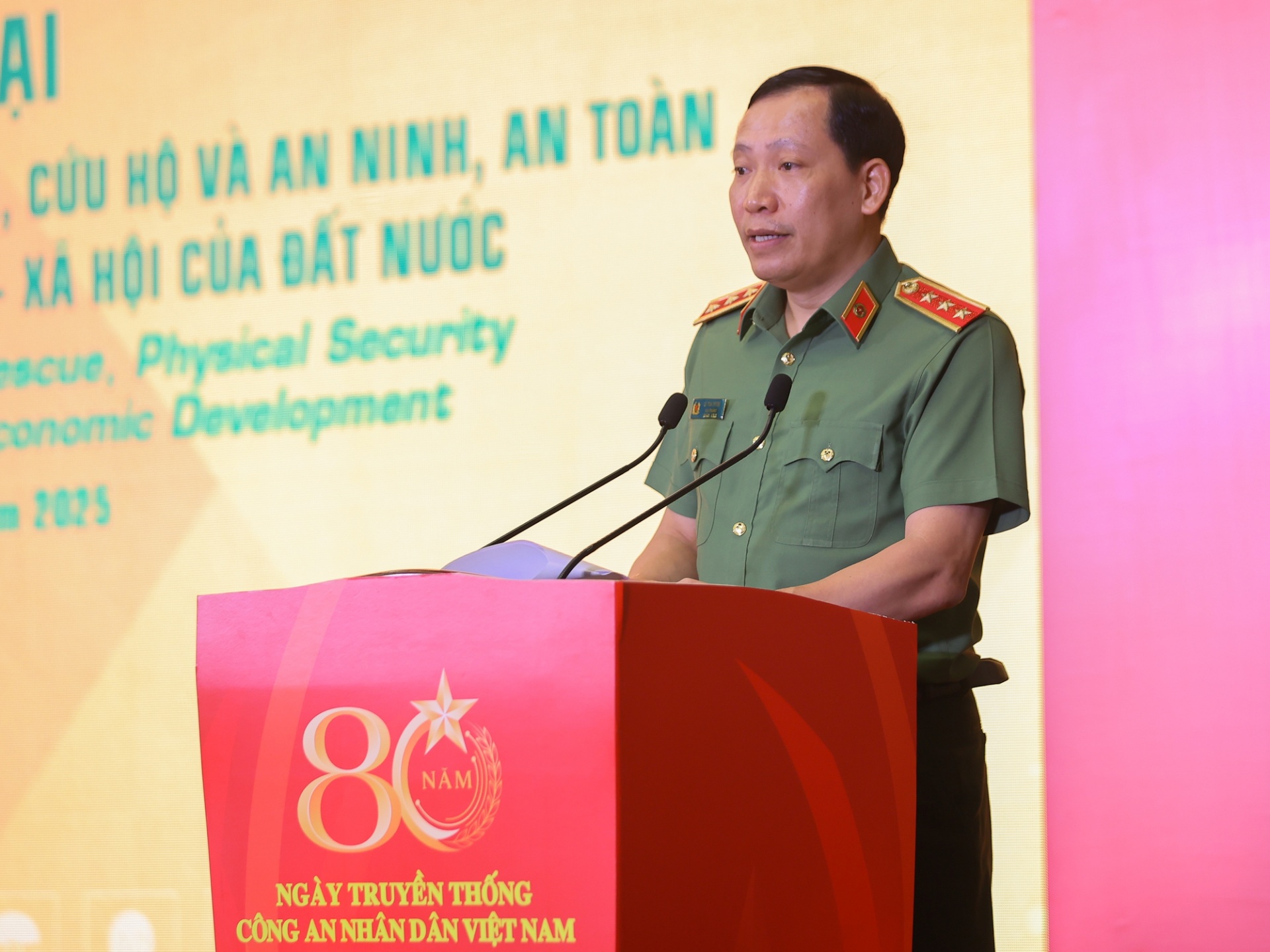   Thứ trưởng Bộ Công an, Thượng tướng Lê Văn Tuyến cho biết, diễn đàn lần đầu tiên được tổ chức nhằm góp phần triển khai Nghị quyết 57 của Bộ Chính trị; thiết thực chào mừng kỷ niệm các ngày lễ lớn - Ảnh: VGP