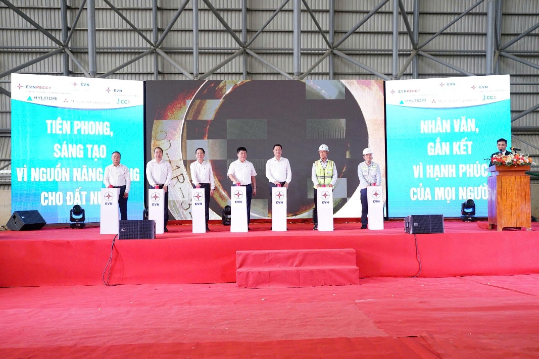 EVN thực hiện thành công đốt dầu lần đầu lò hơi tổ máy 1 Dự án Nhà máy Nhiệt điện Quảng Trạch I