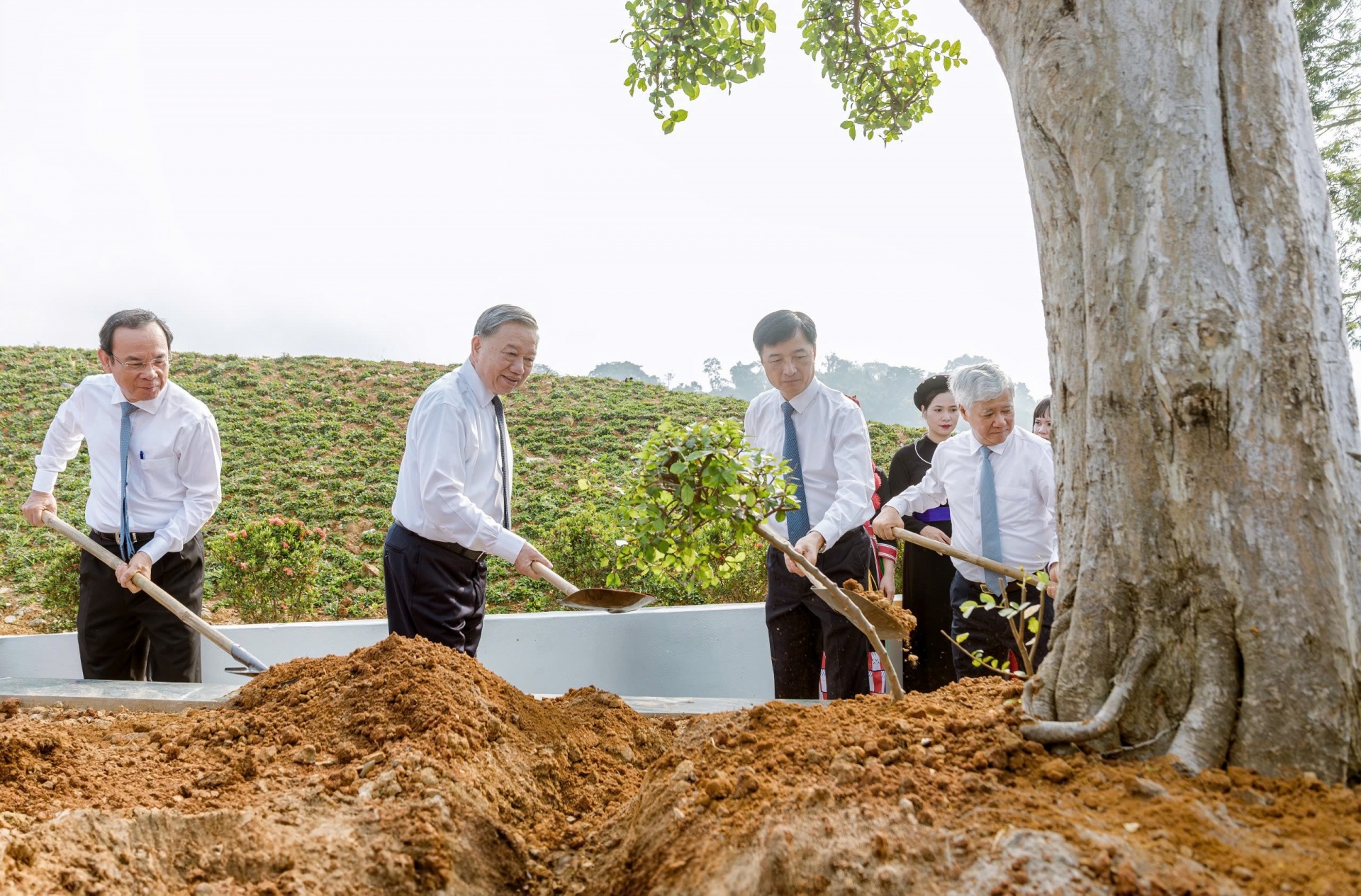 Tổng Bí thư Tô Lâm dự lễ khánh thành Tượng đài Bác Hồ tại 