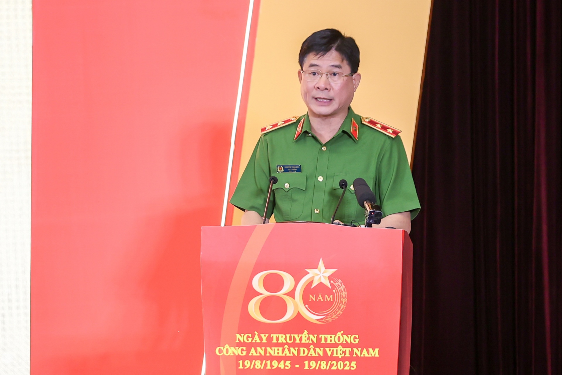     Cục trưởng Cục C07 Nguyễn Tuấn Anh phát biểu tại diễn đàn - Ảnh: VGP