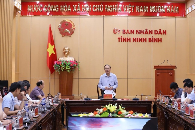 Thứ trưởng Phùng Đức Tiến 