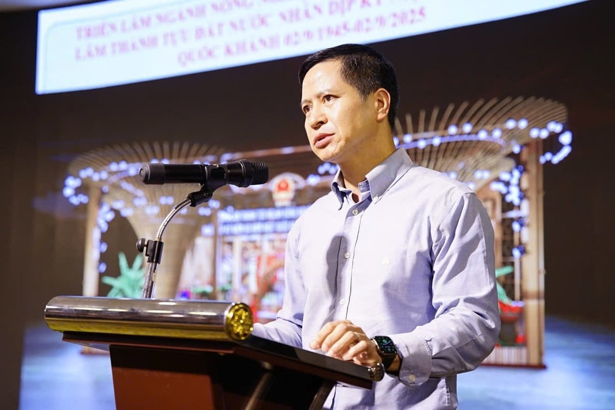 Ông Nguyễn Minh Tiến, Giám đốc Trung tâm Xúc tiến Thương mại Nông nghiệp giới thiệu về Triển lãm Ngành Nông nghiệp và Môi trường tại Triển lãm thành tựu Đất nước nhân dịp 80 năm Quốc khánh, sẽ diễn ra từ 28/8/2025 - 5/9/2025. Ảnh: Linh Linh.