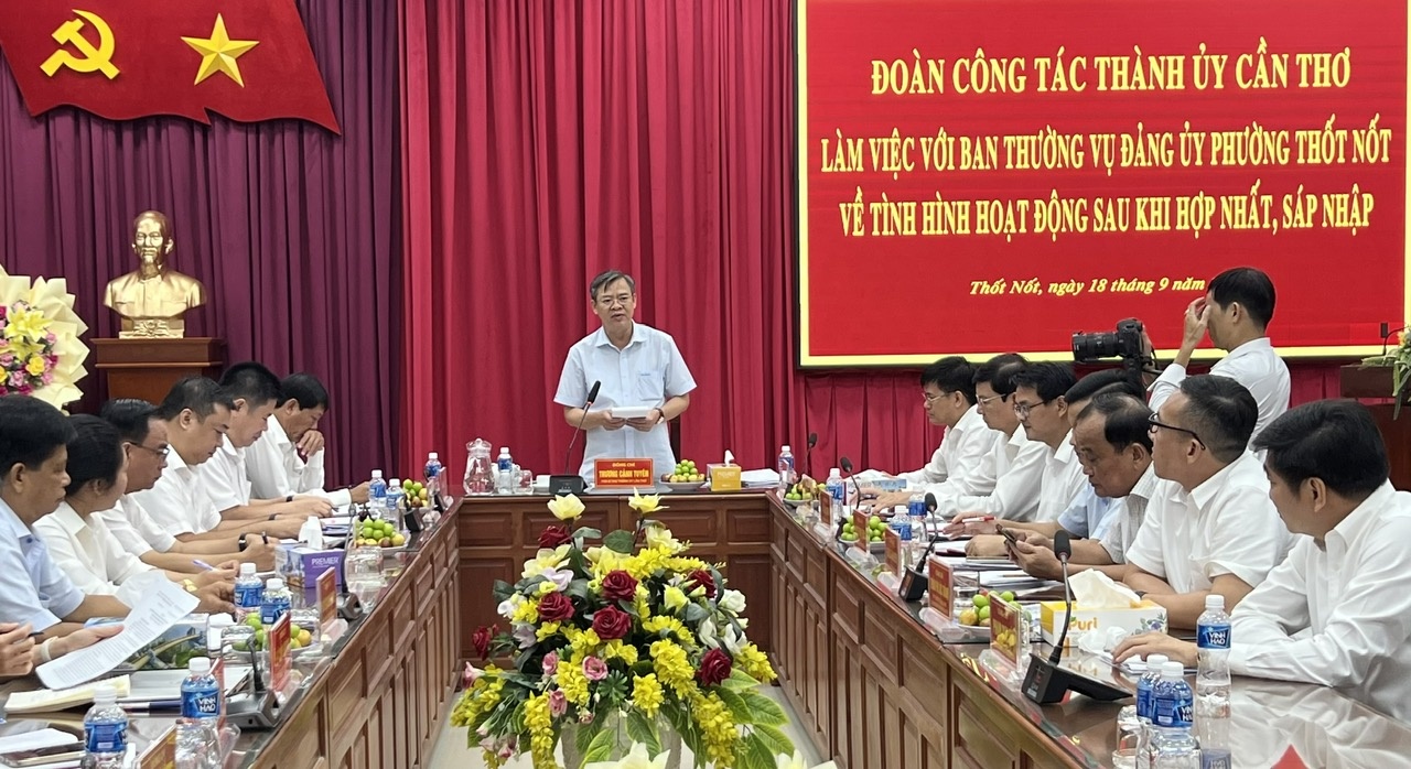 Lãnh đạo Cần Thơ làm việc với phường Thốt Nốt về tình hình hoạt động sau sáp nhập Lãnh đạo Cần Thơ làm việc với phường Thốt Nốt về tình hình hoạt động sau sáp nhập