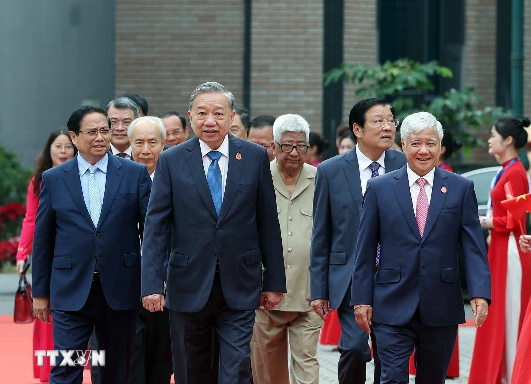 Tổng Bí thư Tô Lâm, Thủ tướng Phạm Minh Chính dự Đại hội đại biểu Đảng bộ Mặt trận Tổ quốc, các đoàn thể Trung ương lần thứ nhất. (Ảnh: TTXVN)   Tổng Bí thư Tô Lâm, Thủ tướng Phạm Minh Chính dự Đại hội đại biểu Đảng bộ Mặt trận Tổ quốc, các đoàn thể Trung ương lần thứ nhất. (Ảnh: TTXVN)