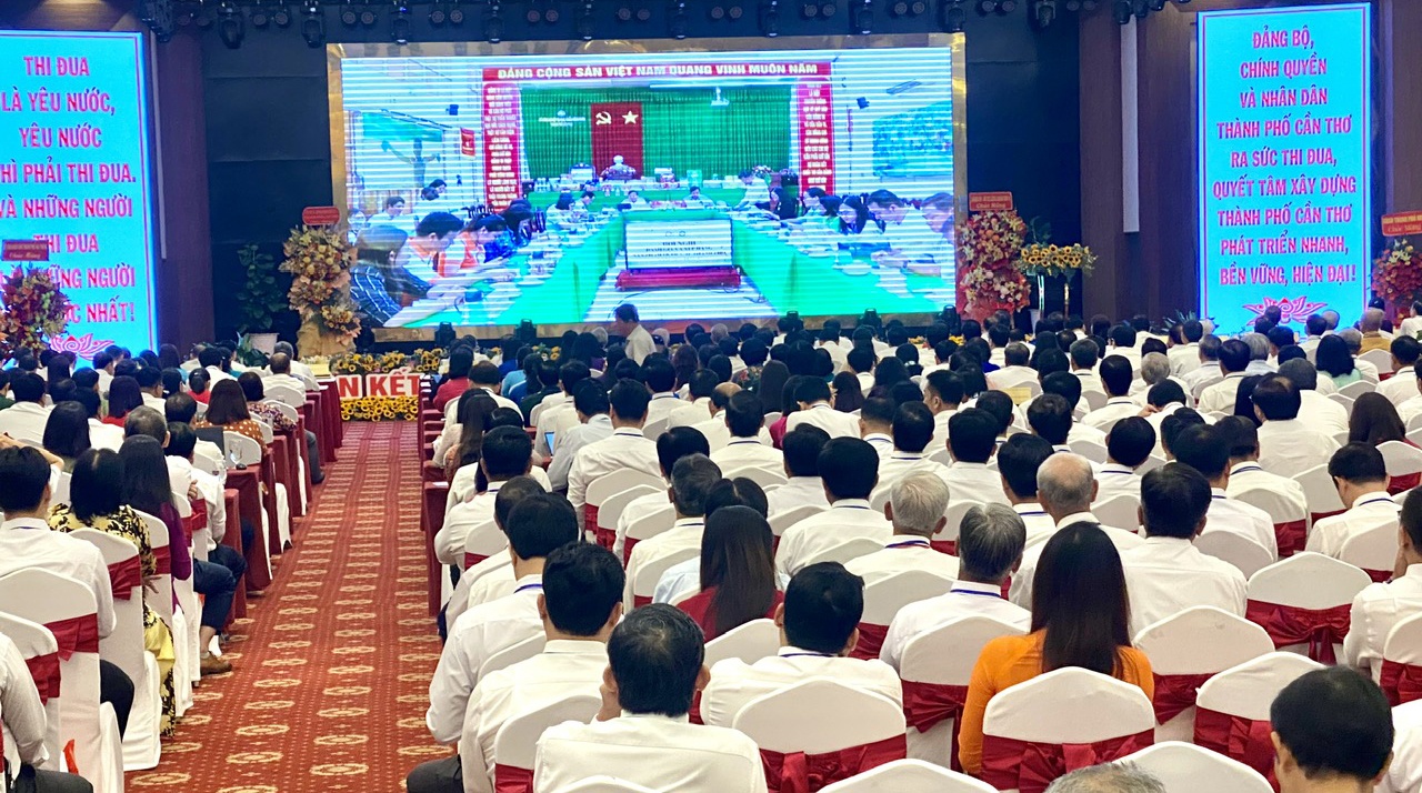 Cần Thơ tôn vinh những tập thể, cá nhân trong phong trào thi đua yêu nước Cần Thơ tôn vinh những tập thể, cá nhân trong phong trào thi đua yêu nước