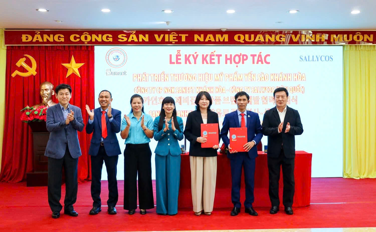 Sanest Khánh Hòa ký kết hợp tác phát triển thương hiệu mỹ phẩm với Công ty Sallycos