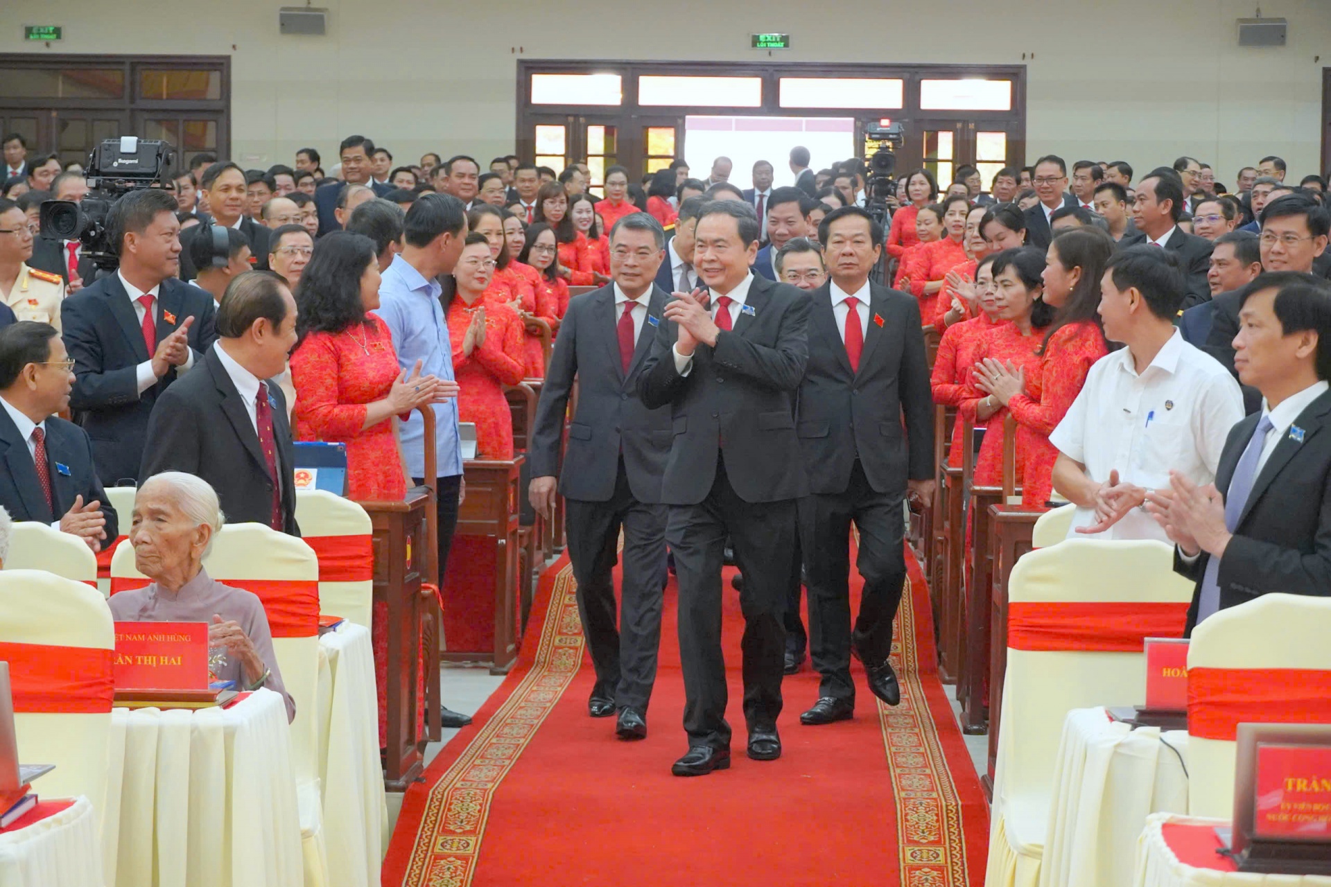 Chủ tịch Quốc hội dự và phát biểu chỉ đạo Đại hội Đảng bộ TP. Cần Thơ Chủ tịch Quốc hội dự và phát biểu chỉ đạo Đại hội Đảng bộ TP. Cần Thơ