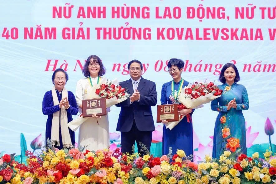 PGS.TS Nguyễn Thị Minh Tân – Giải thưởng Kovalepskaia và niềm đam mê được là chính mình