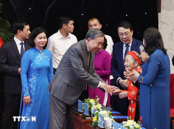   Tổng Bí thư Tô Lâm và các đại biểu. (Ảnh: TTXVN)