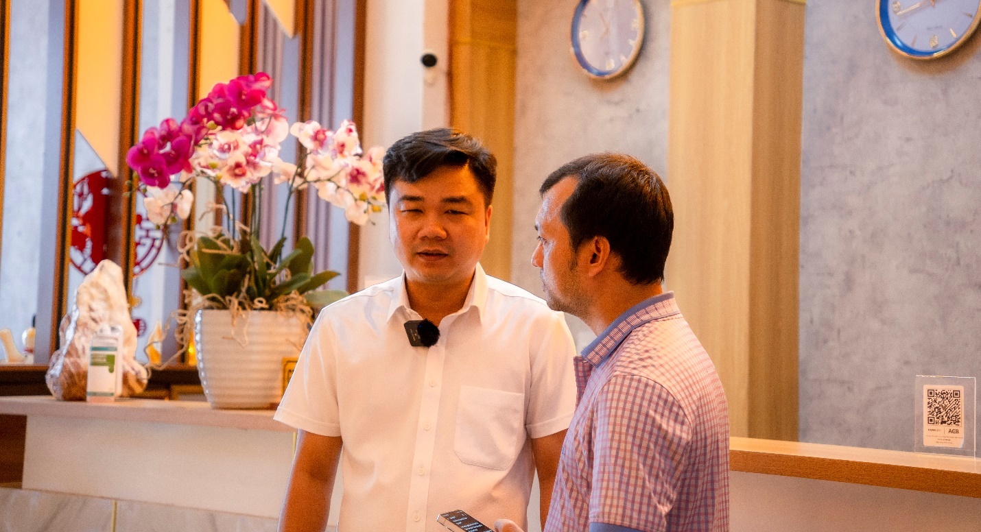 Ông Nguyễn Thanh Long chia sẻ về hành trình vận chuyển 2.300 bánh chưng ra vùng lũ, gửi gắm tinh thần “lá lành đùm lá rách” Ông Nguyễn Thanh Long chia sẻ về hành trình vận chuyển 2.300 bánh chưng ra vùng lũ, gửi gắm tinh thần “lá lành đùm lá rách”