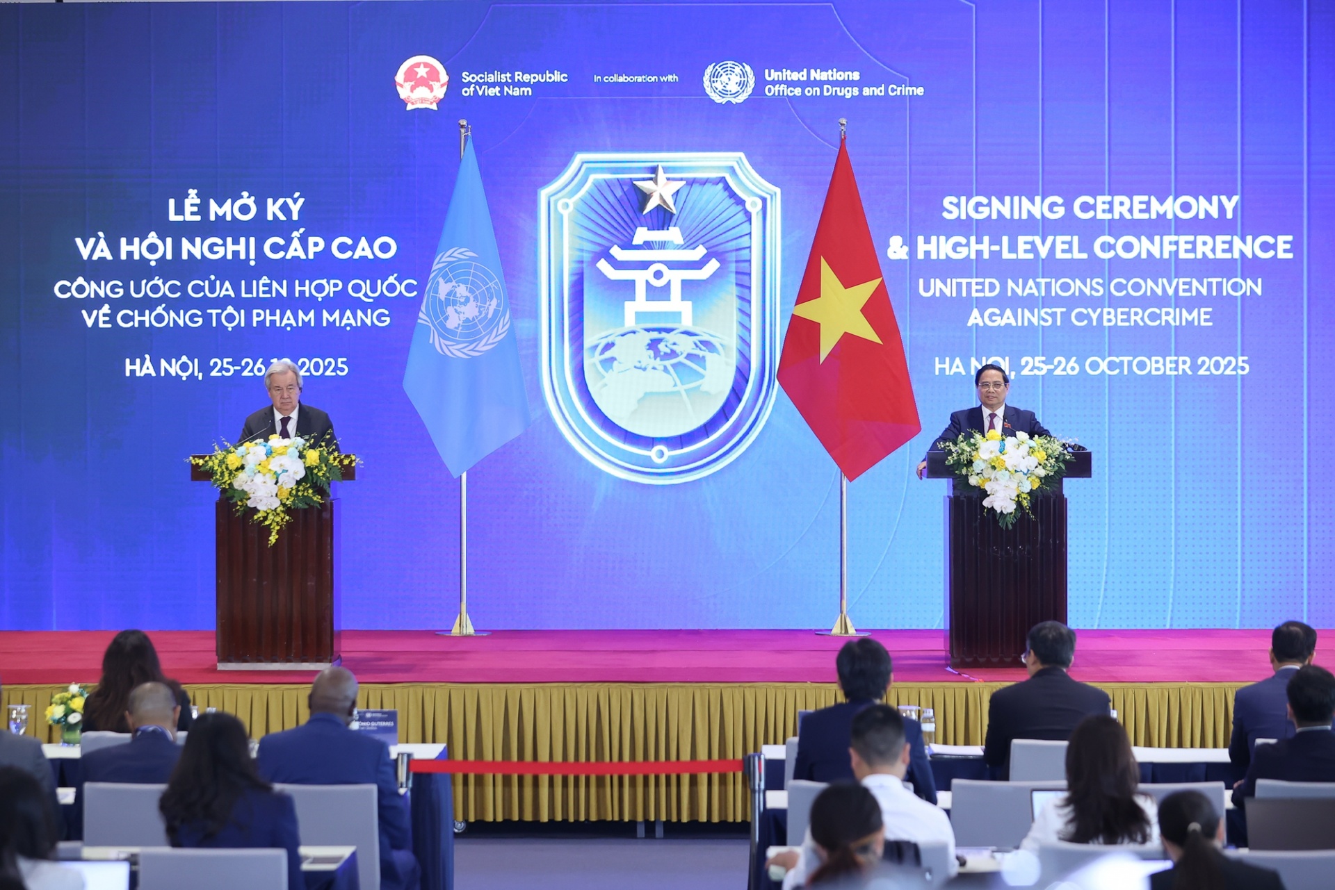 Thủ tướng Phạm Minh Chính và Tổng Thư ký Liên Hợp Quốc António Guterres đồng chủ trì họp báo về Lễ mở ký và Hội nghị cấp cao Công ước của Liên Hợp Quốc về chống tội phạm mạng - Ảnh: VGP   Thủ tướng Phạm Minh Chính và Tổng Thư ký Liên Hợp Quốc António Guterres đồng chủ trì họp báo về Lễ mở ký và Hội nghị cấp cao Công ước của Liên Hợp Quốc về chống tội phạm mạng - Ảnh: VGP