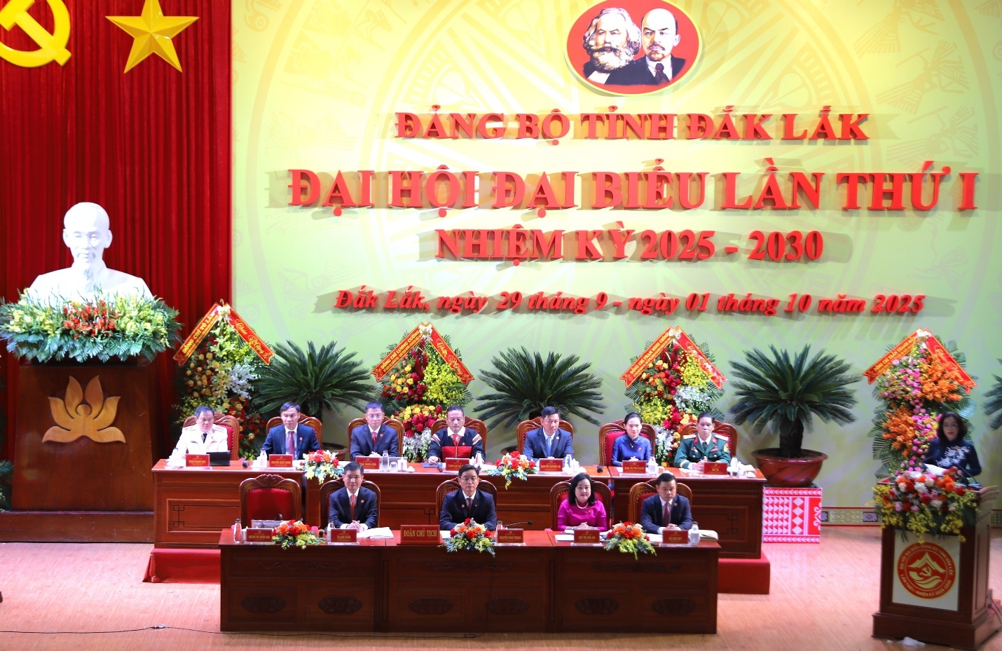 Quang cảnh Đại hội đại biểu Đảng bộ tỉnh Đắk Lắk lần thứ I, nhiệm kỳ 2025 – 2030. Quang cảnh Đại hội đại biểu Đảng bộ tỉnh Đắk Lắk lần thứ I, nhiệm kỳ 2025 – 2030.