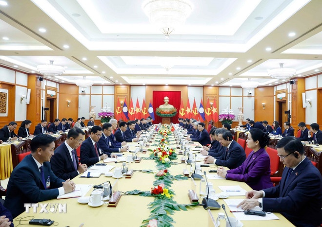   Cuộc hội đàm giữa Tổng Bí thư Tô Lâm và đoàn cấp cao Việt Nam với Tổng Bí thư, Chủ tịch nước Lào Thongloun Sisoulith và đoàn cấp cao Lào. (Ảnh: TTXVN)