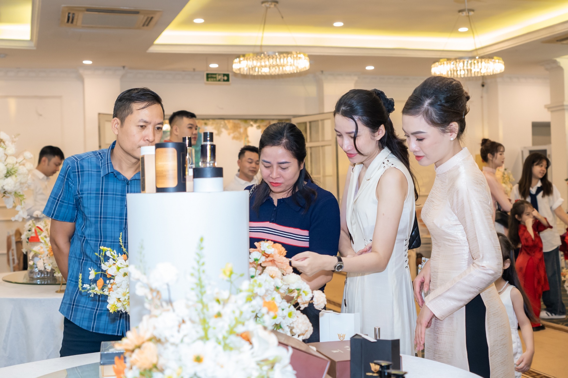 Nước hoa, mỹ phẩm cao cấp UNI: Tinh hoa từ Trầm Hương Việt