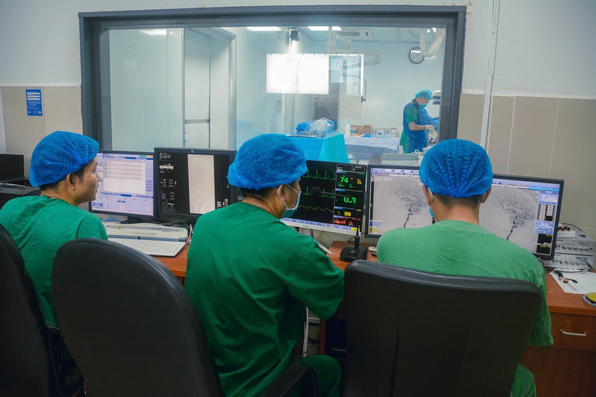 Bệnh viện Quân y 121 (Quân khu 9): Miễn tiền công khám bệnh và một phần chi phí xét nghiệm