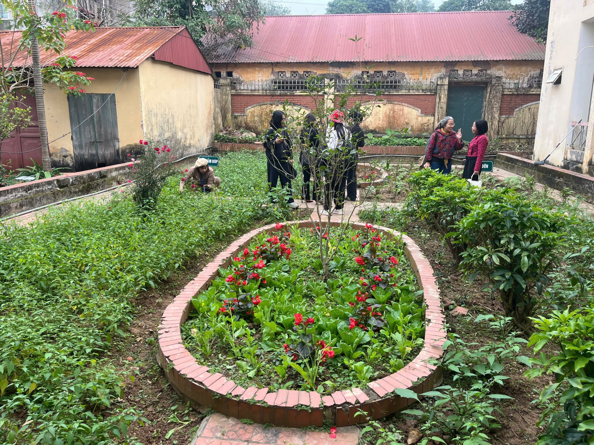 Chuỗi sự kiện “Vườn trường sinh thái - Không gian kết nối và giáo dục tích hợp liên môn”: Thúc đẩy giáo dục bền vững từ trải nghiệm thực tiễn