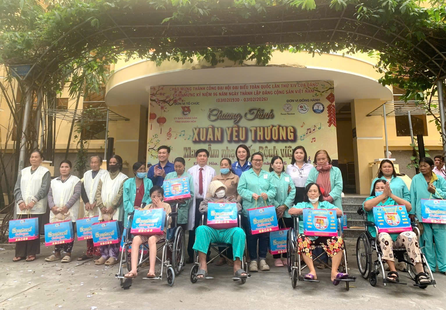 Chương trình “Xuân yêu thương - mang âm nhạc đến bệnh viện”