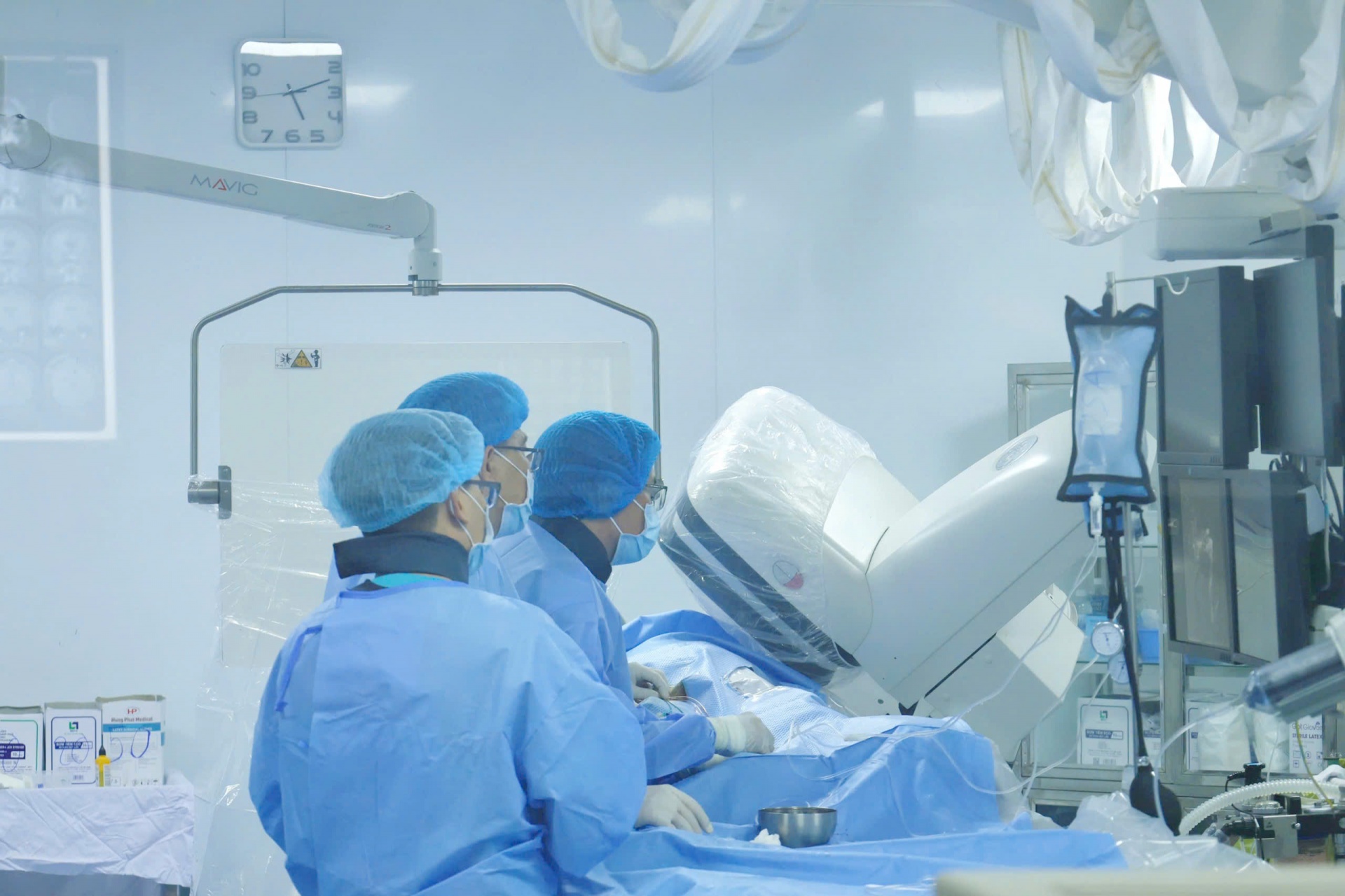 Bệnh viện Quân y 121 làm chủ kỹ thuật nút rò động mạch cảnh xoang hang Bệnh viện Quân y 121 làm chủ kỹ thuật nút rò động mạch cảnh xoang hang