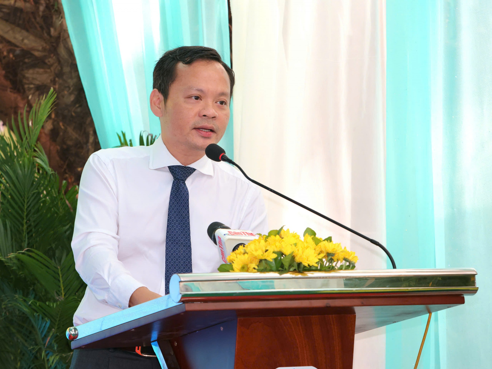 Cần Thơ: Bàn giao hệ thống xạ trị gia tốc cho Bệnh viện Ung bướu Cần Thơ: Bàn giao hệ thống xạ trị gia tốc cho Bệnh viện Ung bướu