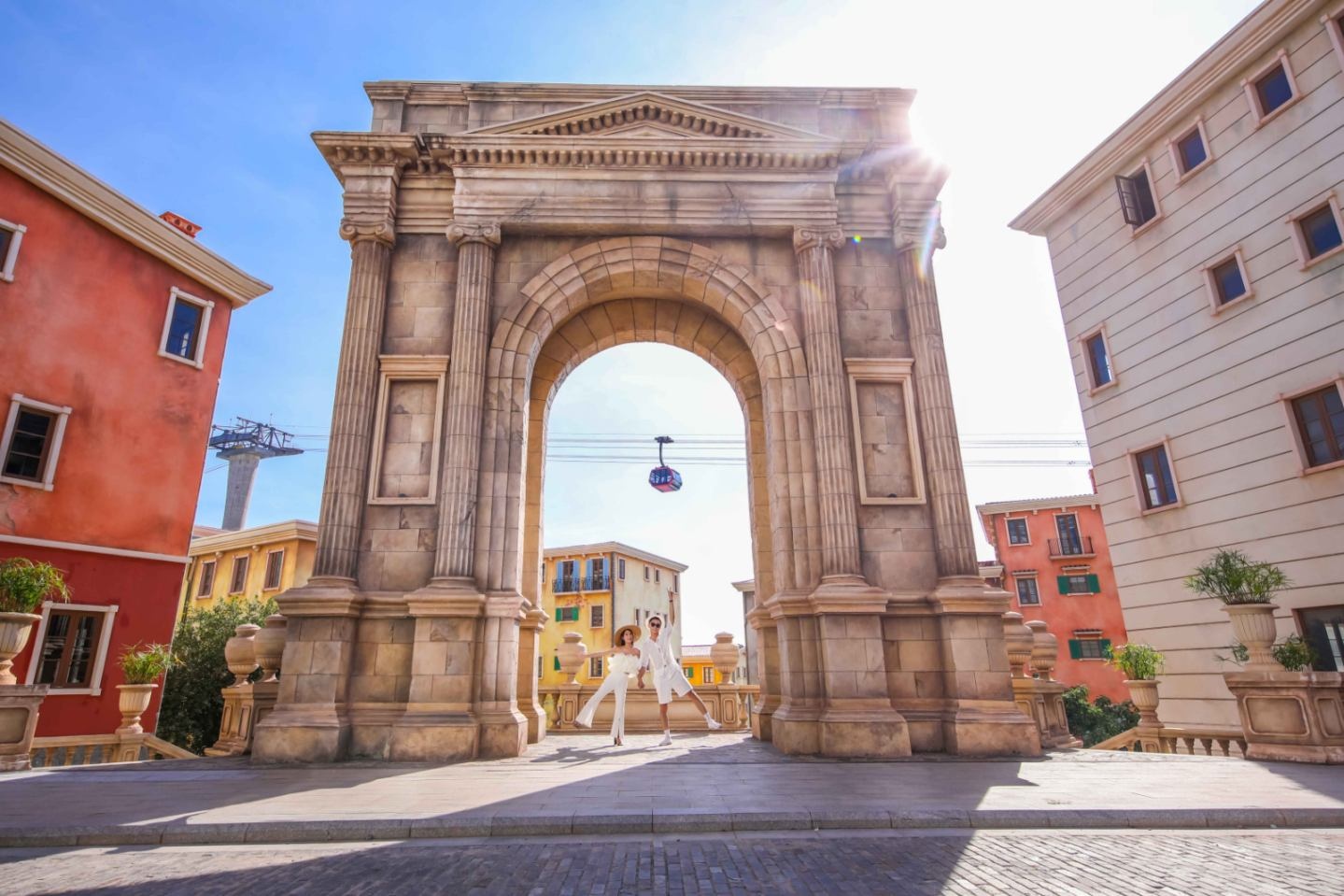 Các công trình kiến trúc Địa Trung Hải là điểm check-in không thể bỏ qua tại Thị trấn Hoàng Hôn.