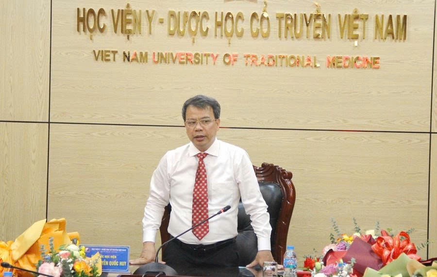 PGS.TS. Nguyễn Quốc Huy, Giám đốc Học viện Y - Dược học cổ truyền Việt Nam phát biểu tại buổi lế