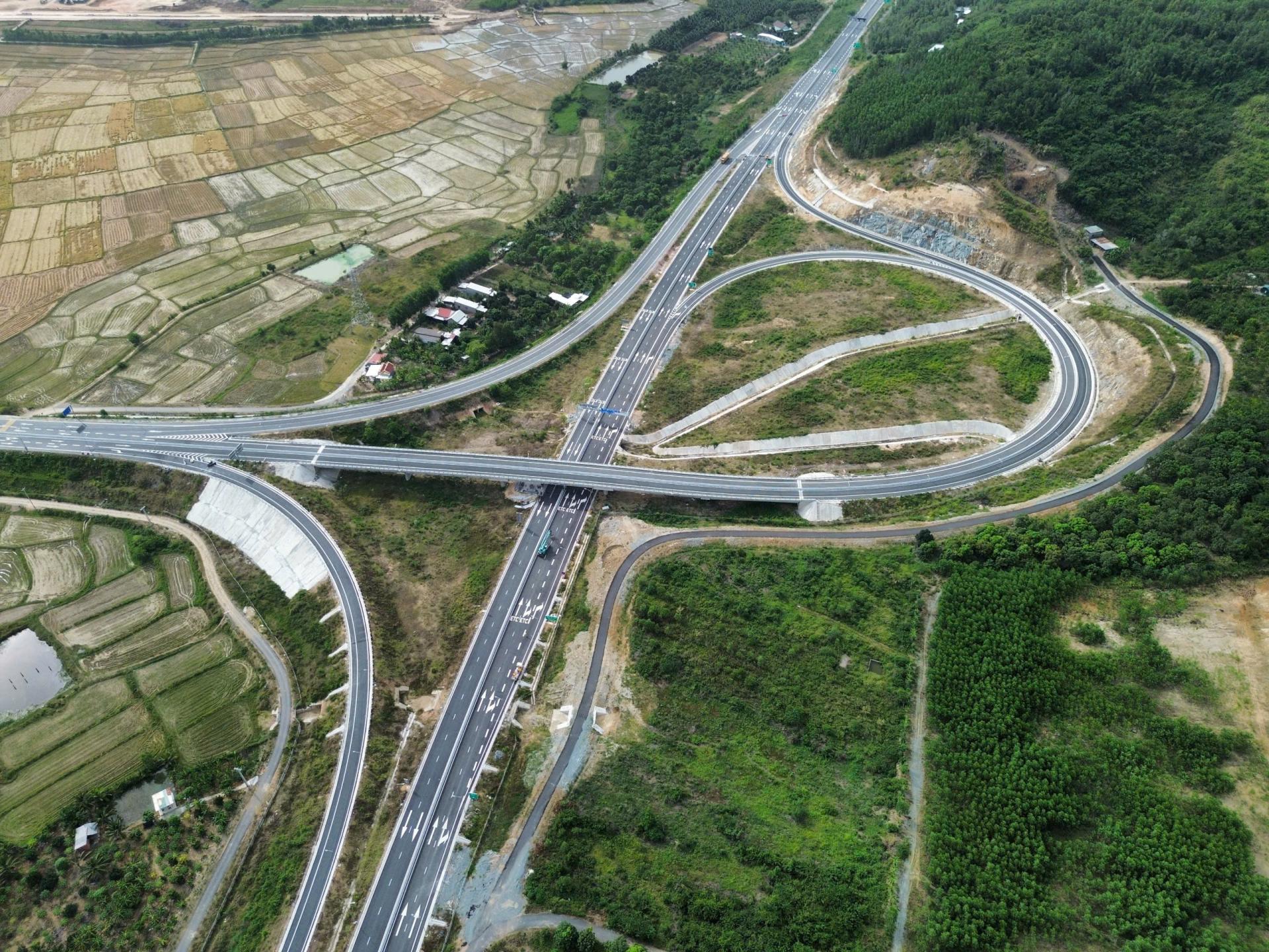 13km-cuoi-cao-toc-van-phong-nha-trang-10_1775443618.jpg