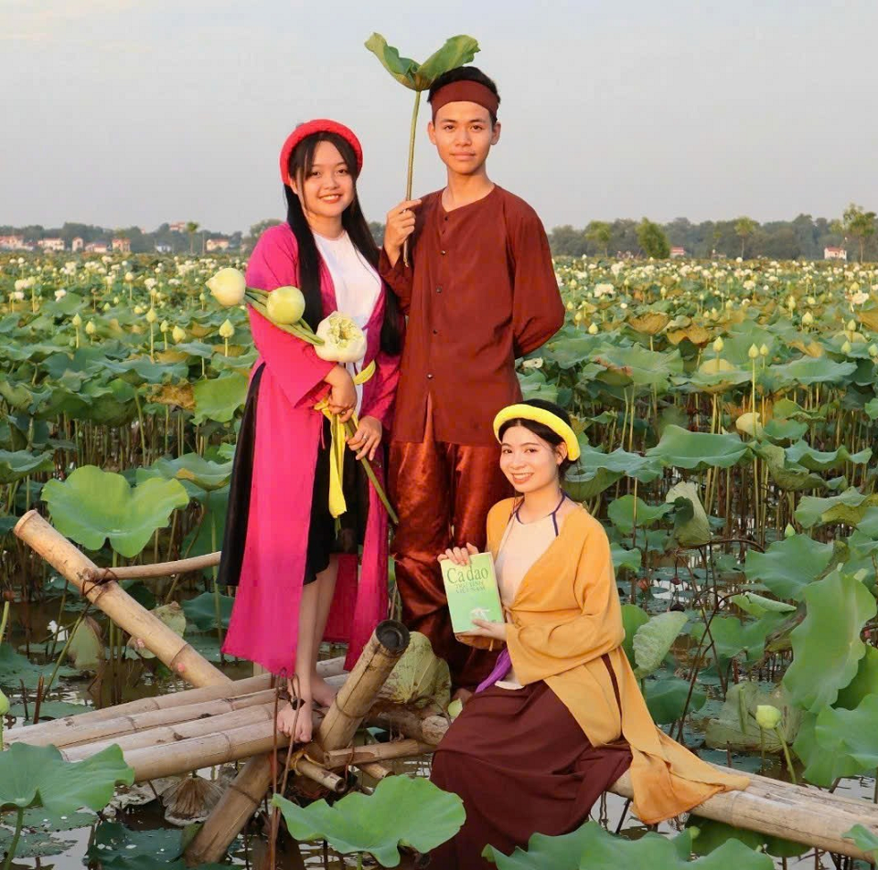 anh-bai-du-lich_1777798494.png