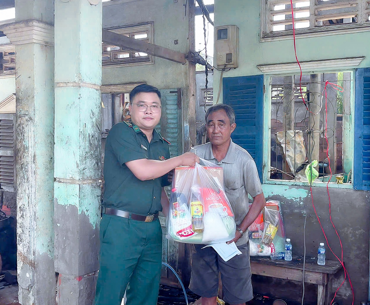 Đồn Biên phòng Trung Bình, Bộ đội Biên phòng Cần Thơ hỗ trợ người dân chữa cháy và khắc phục hậu quả Đồn Biên phòng Trung Bình, Bộ đội Biên phòng Cần Thơ hỗ trợ người dân chữa cháy và khắc phục hậu quả
