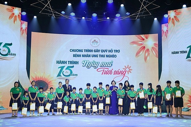 Không còn ai phải một mình chiến đấu với ung thư