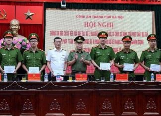 Chủ tịch TP. Hà Nội tặng Bằng khen các cá nhân có thành tích trong đấu tranh phòng, chống tội phạm