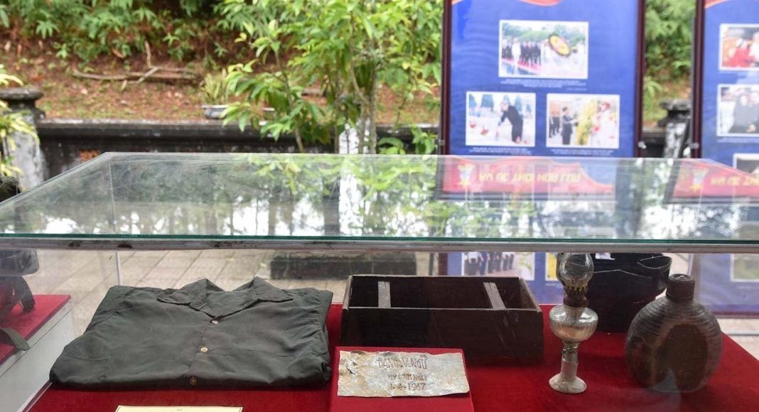 Lựa chọn hiện vật để lập hồ sơ đề nghị công nhận bảo vật quốc gia