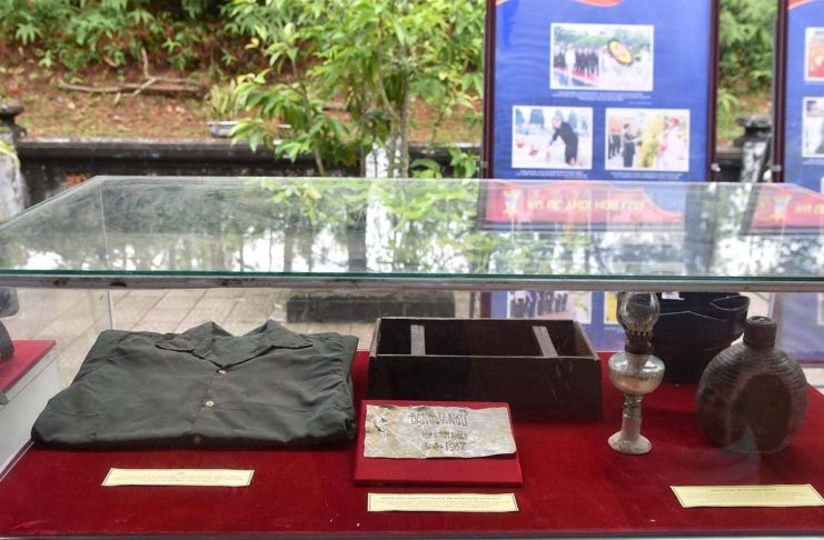 Lựa chọn hiện vật để lập hồ sơ đề nghị công nhận bảo vật quốc gia