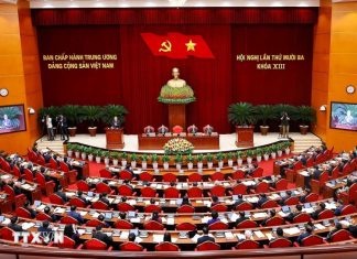 Thông cáo báo chí về ngày làm việc thứ nhất Hội nghị Trung ương 13