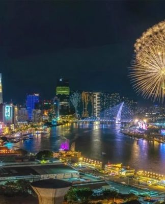 Triển lãm ảnh Thành phố Hồ Chí Minh vươn mình cùng đất nước qua góc nhìn điện ảnh