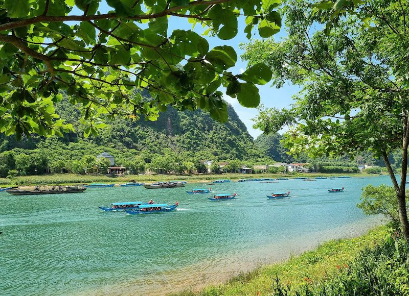 Phong Nha – Kẻ Bảng: “Vương quốc hang động” – “Kinh đô du lịch mạo hiểm”